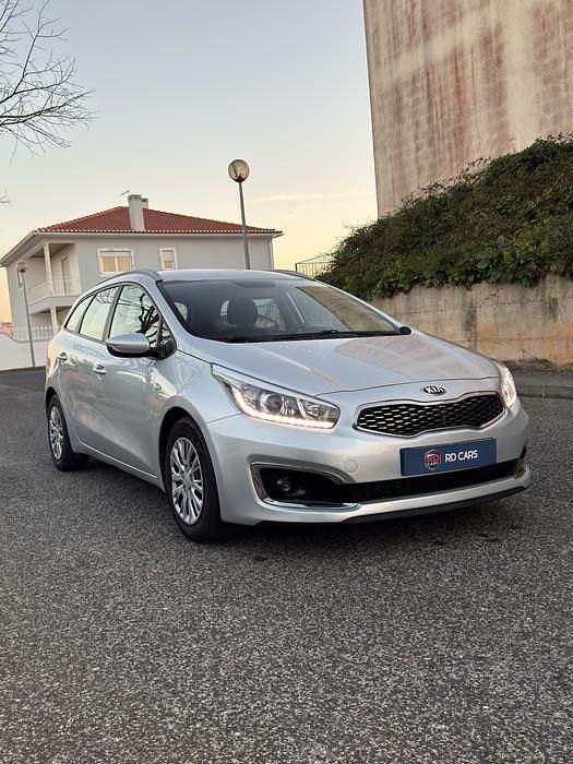 Usado 2018 Kia Ceed 2 Sedan | € 8.750 - Imagem 1/4