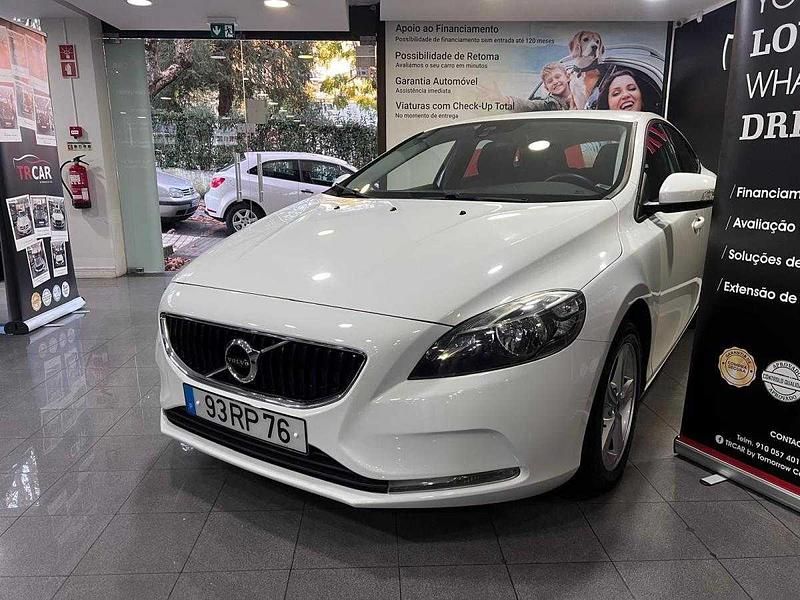 Usado Volvo V40 Kinetic 177 HP (130 kW) 2016 Branco