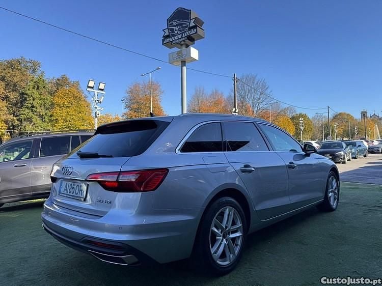 Cinza Usado 2021 Audi A4 Advanced Carrinha | € 23.900 (Bom preço) - Imagem 1/1