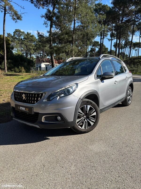 Cinzento Usado 2018 Peugeot 2008 Allure SUV | € 12.900 (Preço justo) - Imagem 1/4