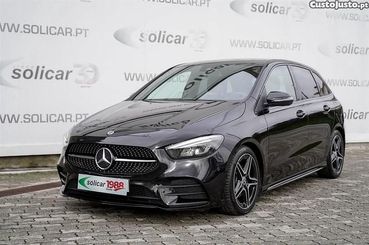 Usado Mercedes B180 AMG line 116 HP (85 kW) 2022 Preto Monovolume
