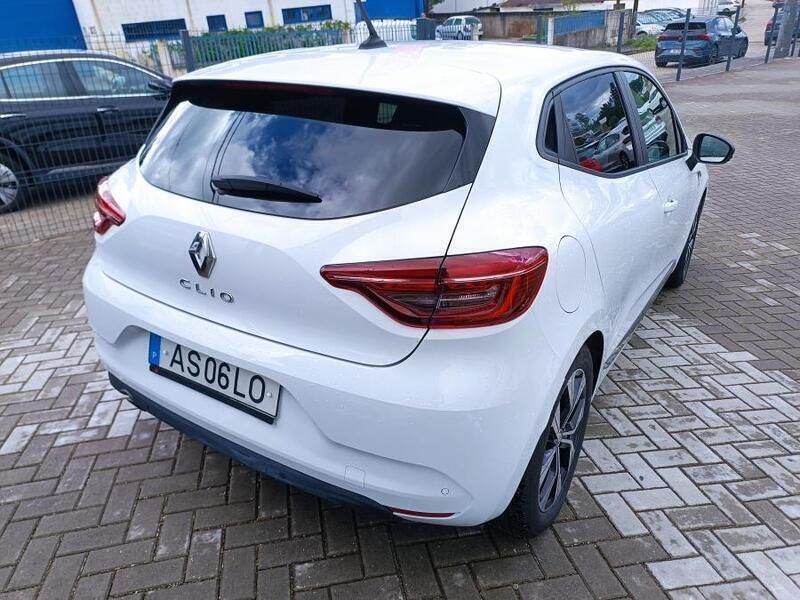 Branco Usado 2022 Renault Clio V Intens | € 15.900 (Preço justo) - Imagem 1/4