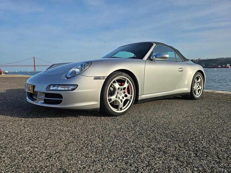 Usado Porsche 911 Carrera 4S 355 HP (261 kW) 2006 Cinzento Coupé