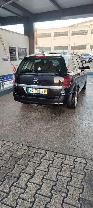 Usado Opel Astra 90 HP (66 kW) 2006 Sedan