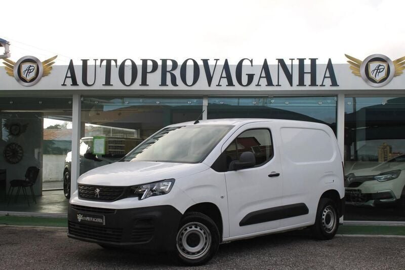 Branco Usado 2021 Peugeot Partner Premium Monovolume | € 15.500 (Bom preço) - Imagem 1/4