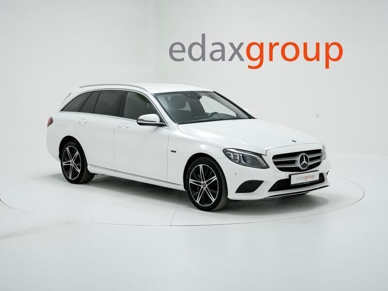 Branco Usado 2020 Mercedes C300 Avantgarde Carrinha | € 23.490 - Imagem 1/4
