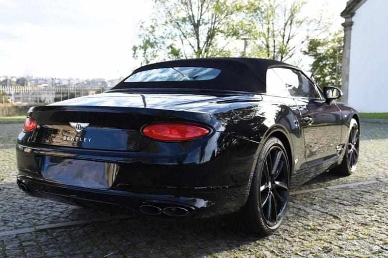 Usado Bentley Continental GT 550 HP (404 kW) 2022 Preto Coupé