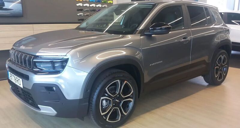 Cinza Novo 2025 Jeep Avenger Altitude SUV | € 28.500 (Preço elevado) - Imagem 1/4