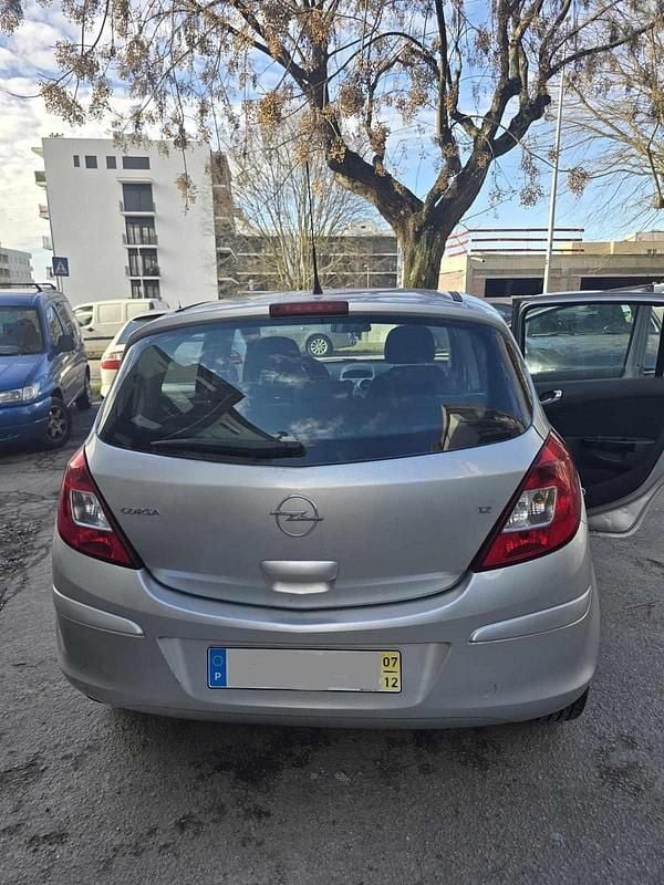 Usado Opel Corsa 80 HP (58 kW) 2007 Cinzento Citadino
