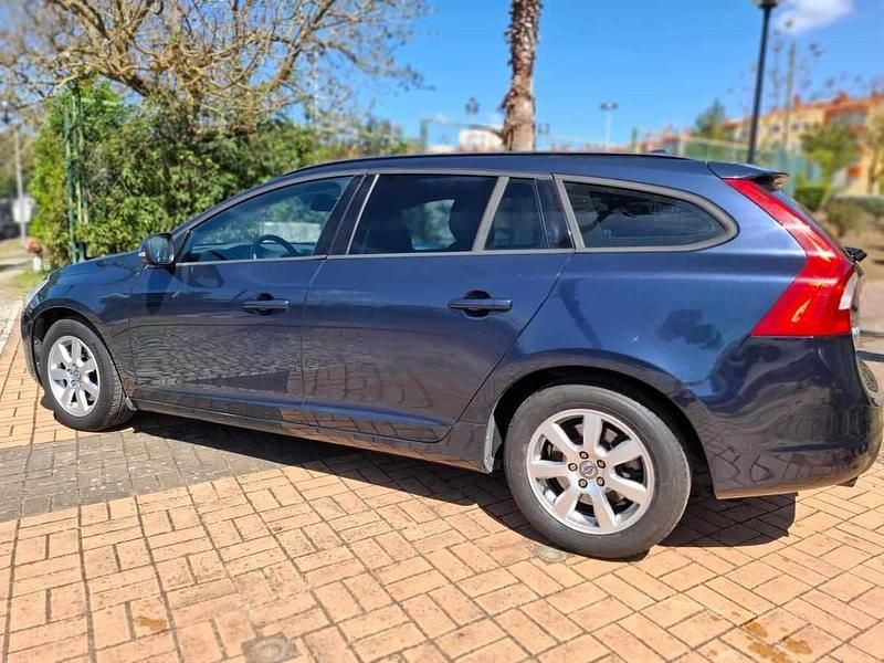 Usado Volvo V60 114 HP (83 kW) 2012 Azul Carrinha