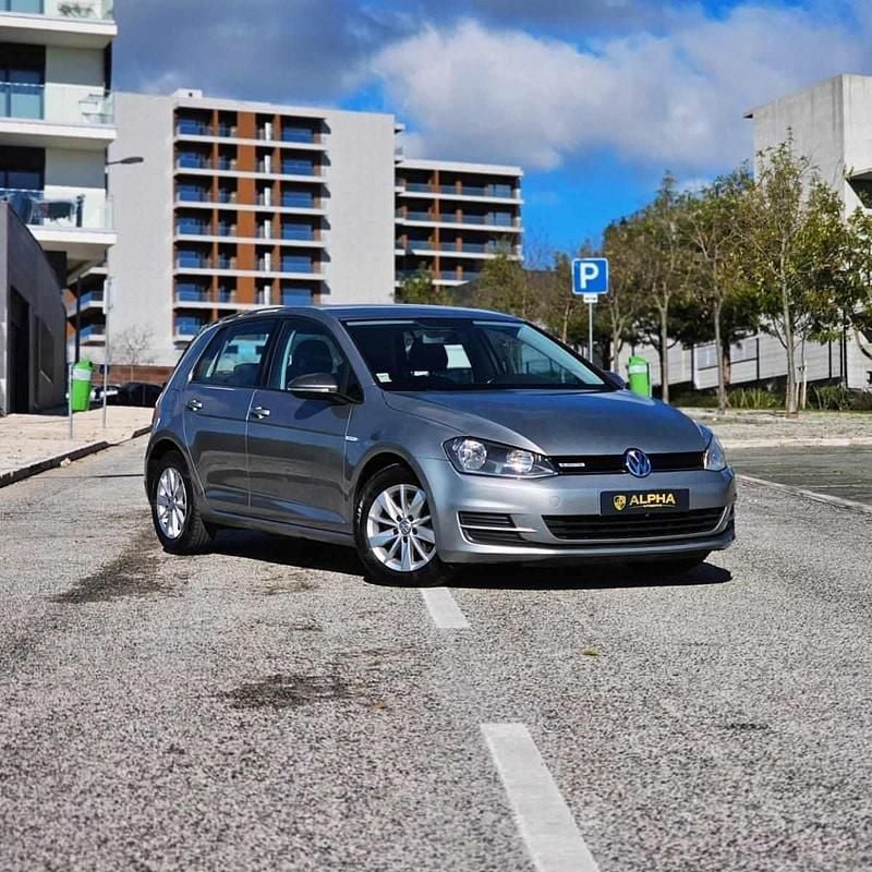 Cinzento Usado 2015 VW Golf VII Citadino | € 12.900 (Bom preço) - Imagem 1/4