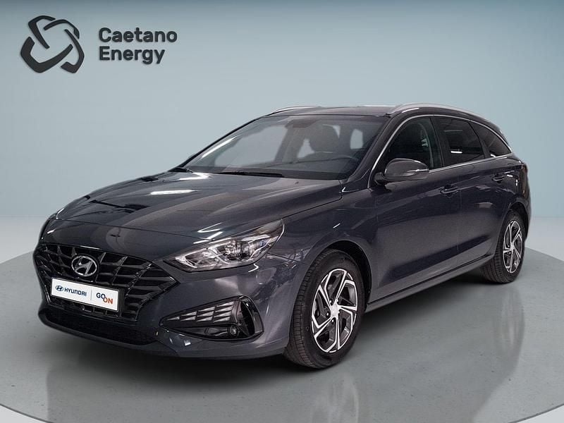 Dark knight (metalizada) Usado 2023 Hyundai i30 Style Carrinha | € 21.900 (Preço justo) - Imagem 1/4