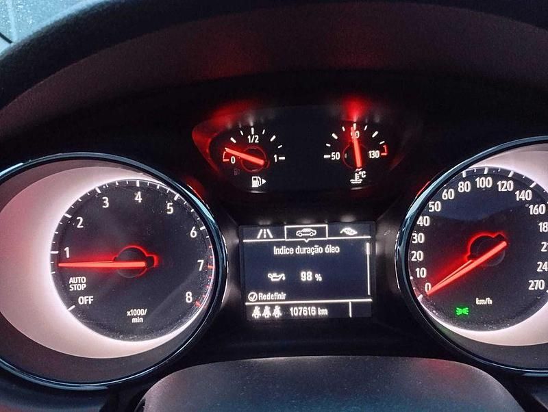 Usado Opel Astra 105 HP (77 kW) 2017 Sedan