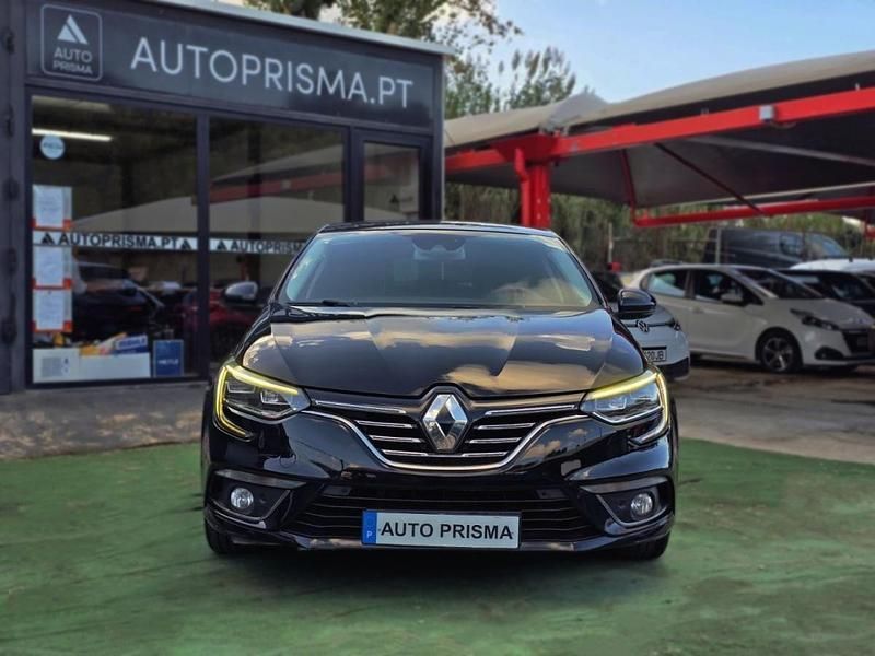 Usado Renault Mégane IV Bose Edition 130 HP (95 kW) 2017 Preto