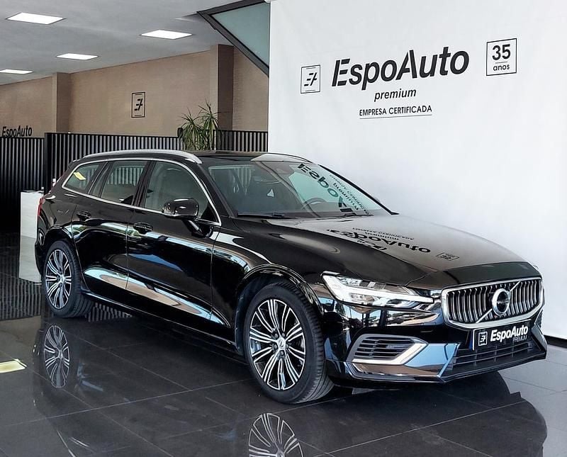 Preto Usado 2021 Volvo V60 Inscription Carrinha | € 30.900 (Preço justo) - Imagem 1/4