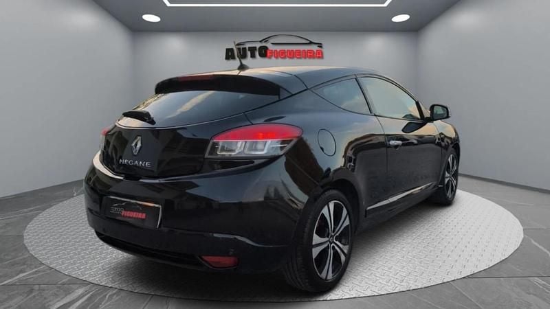 Usado Renault Mégane III 110 HP (80 kW) 2011 Preto Coupé