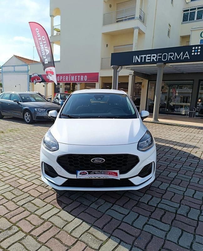 Branco Usado 2022 Ford Fiesta ST-Line Citadino | € 16.600 (Preço justo) - Imagem 1/4