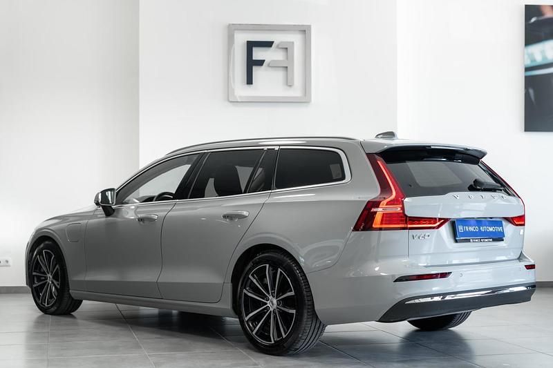 Usado Volvo V60 350 HP (257 kW) 2024 Cinzento Carrinha