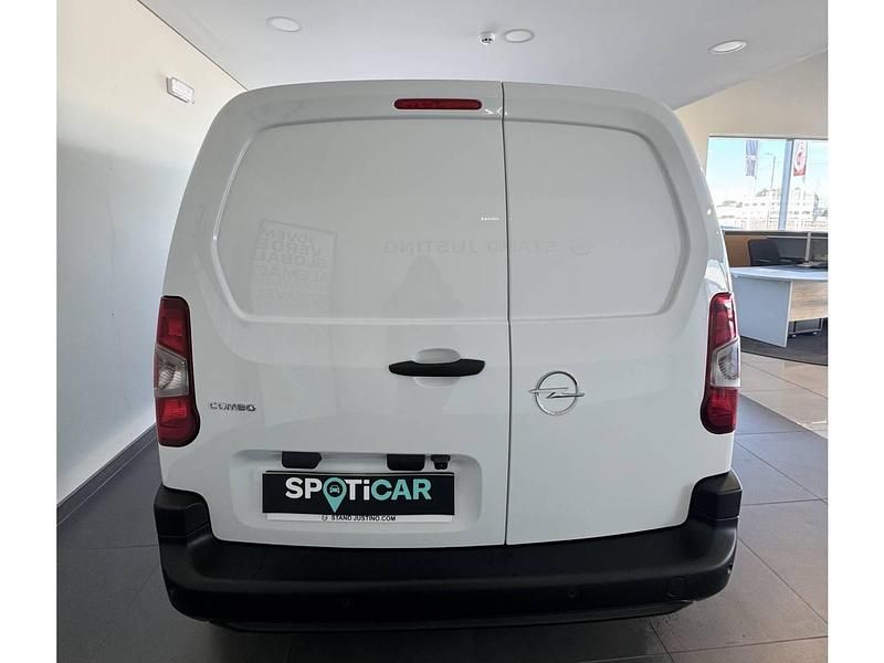Branco Usado 2024 Opel Combo Sedan | € 18.990 (Preço justo) - Imagem 1/4