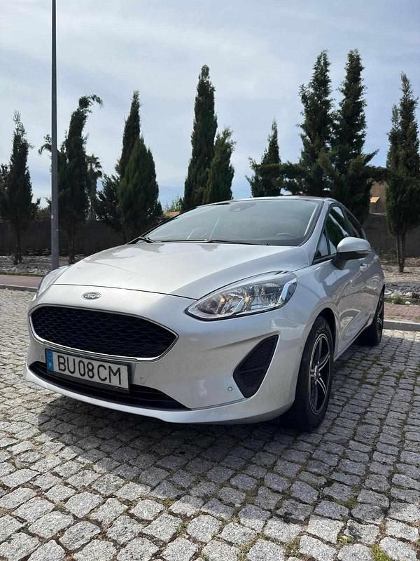 Cinzento Usado 2020 Ford Fiesta Citadino | € 12.000 (Preço justo) - Imagem 1/4
