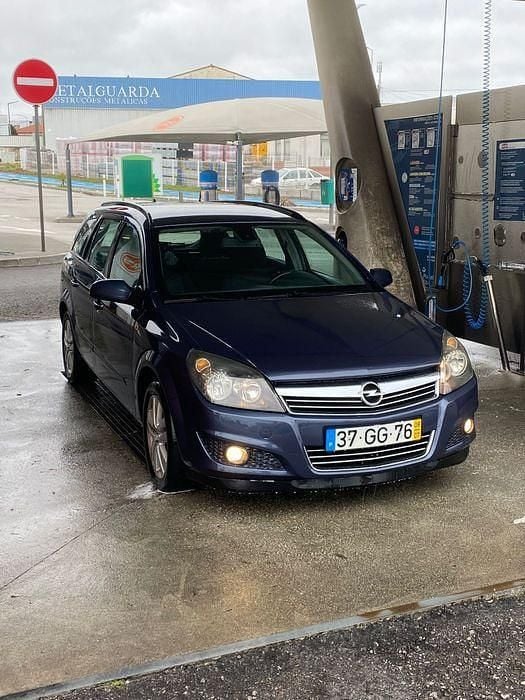 Usado Opel Astra 125 HP (91 kW) 2008 Sedan