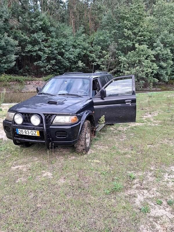 Usado Mitsubishi Pajero Sport 99 HP (72 kW) 2001 Preto SUV