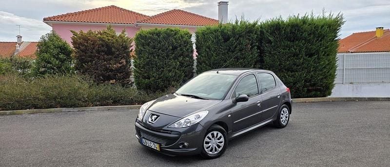 Usado 2010 Peugeot 206+ Citadino | € 4.500 (Preço justo) - Imagem 1/4