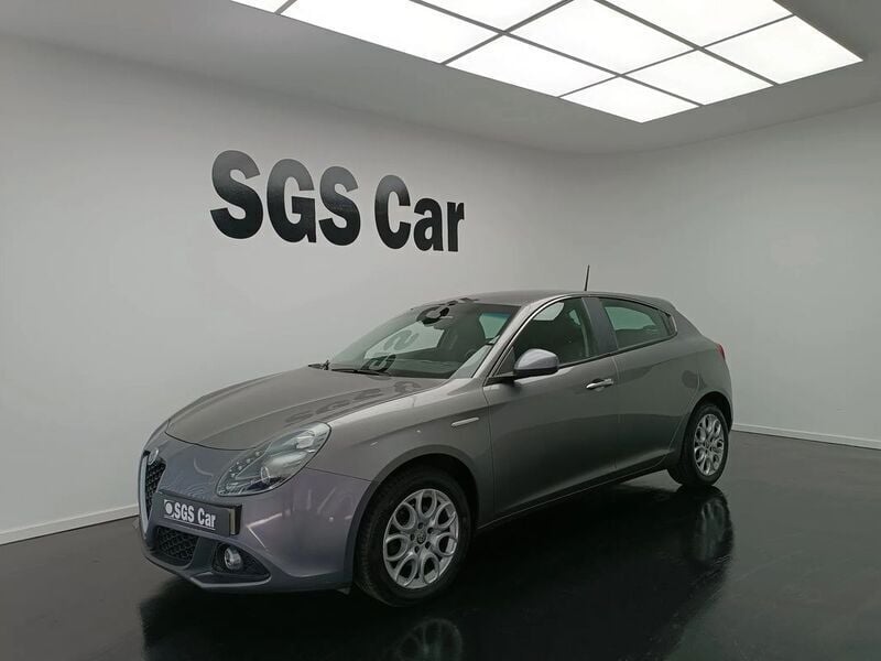 Cinza Usado 2017 Alfa Romeo Giulietta Citadino | € 12.900 (Preço justo) - Imagem 1/4