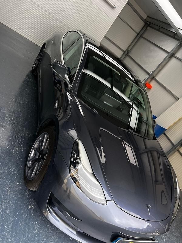 Usado Tesla Model 3 Standard Range 208 kW (283 HP) 2020 Azul Sedan