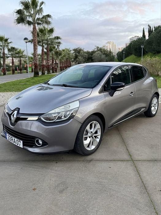 Usado 2016 Renault Clio IV Sedan | € 8.990 (Preço justo) - Imagem 1/4