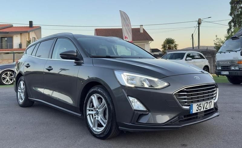 Usado Ford Focus Titanium 120 HP (88 kW) 2019 Cinza Carrinha