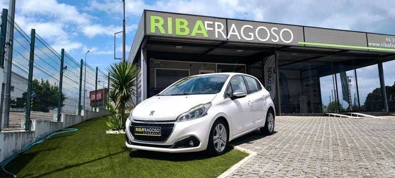 Branco Usado 2017 Peugeot 208 Citadino | € 10.700 (Preço justo) - Imagem 1/4