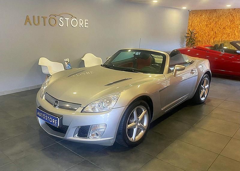 Cinza Usado 2009 Opel GT Coupé | € 16.500 - Imagem 1/4