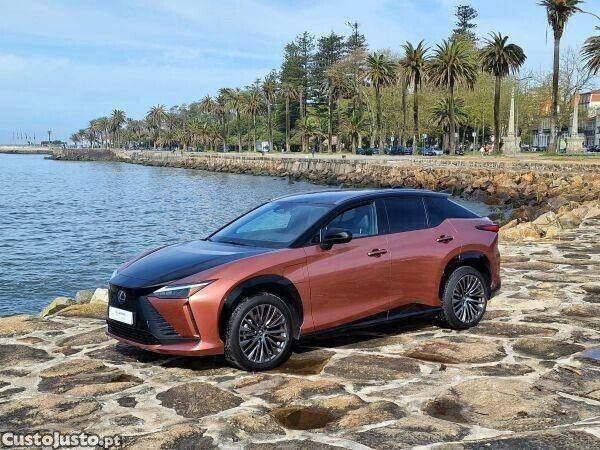 Branco Usado 2024 Lexus RZ 450e SUV | € 79.900 - Imagem 1/1