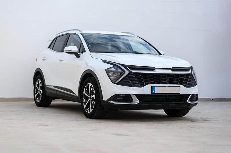 Branco Usado 2023 Kia Sportage SUV | € 25.890 (Preço justo) - Imagem 1/4