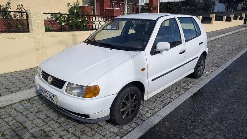 Usado 1999 VW Polo Sedan | € 1.350 - Imagem 1/4