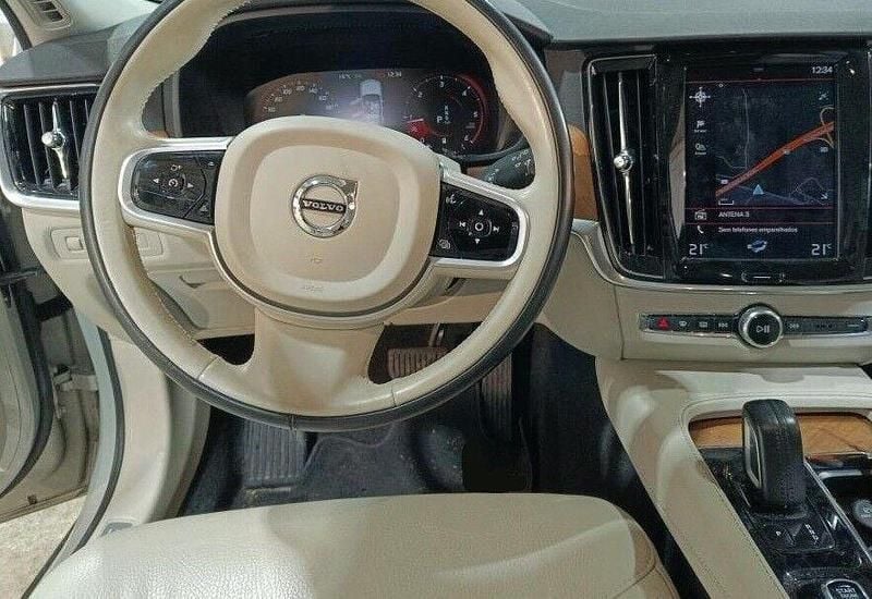 Usado Volvo V90 Momentum 197 HP (144 kW) 2021 Cinza Carrinha
