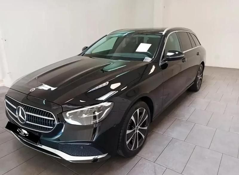Cinzento Usado 2022 Mercedes E300 Avantgarde Carrinha | € 40.000 (Super Preço) - Imagem 1/4