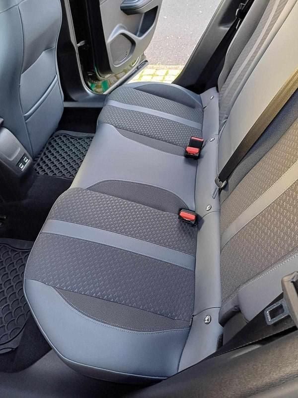 Usado Peugeot 2008 131 HP (96 kW) 2020 Preto SUV