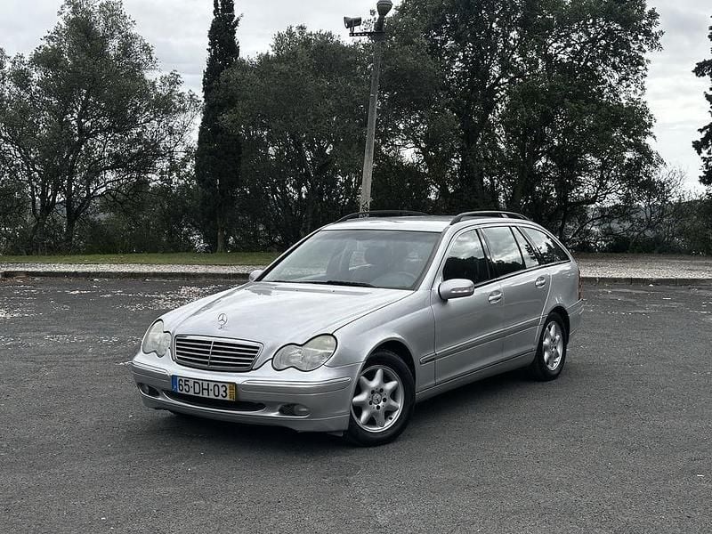 Usado 2004 Mercedes C220 Sedan | € 6.490 (Preço justo) - Imagem 1/4