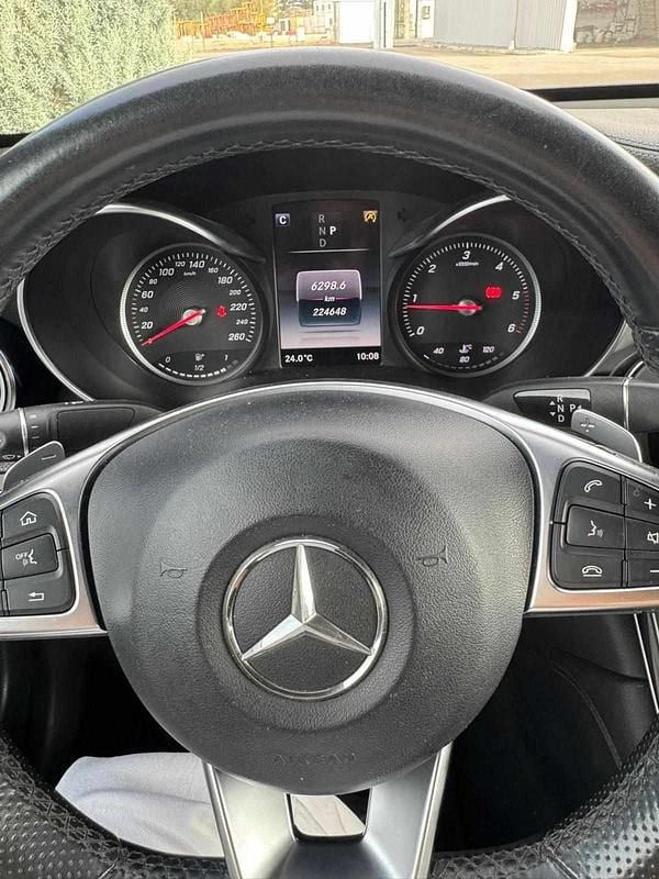 Preto Usado 2017 Mercedes E250 Citadino | € 35.000 - Imagem 1/4