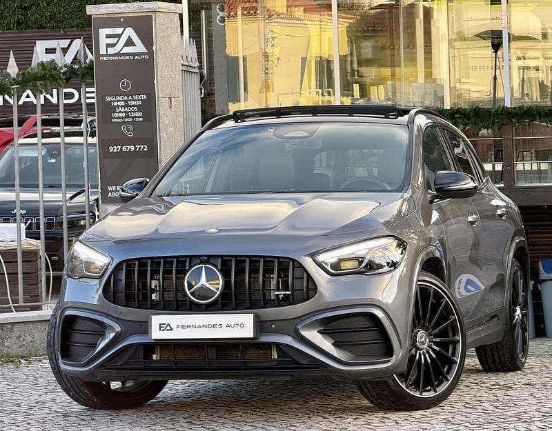 Cinza Usado 2024 Mercedes GLA35 AMG AMG SUV | € 55.990 - Imagem 1/4