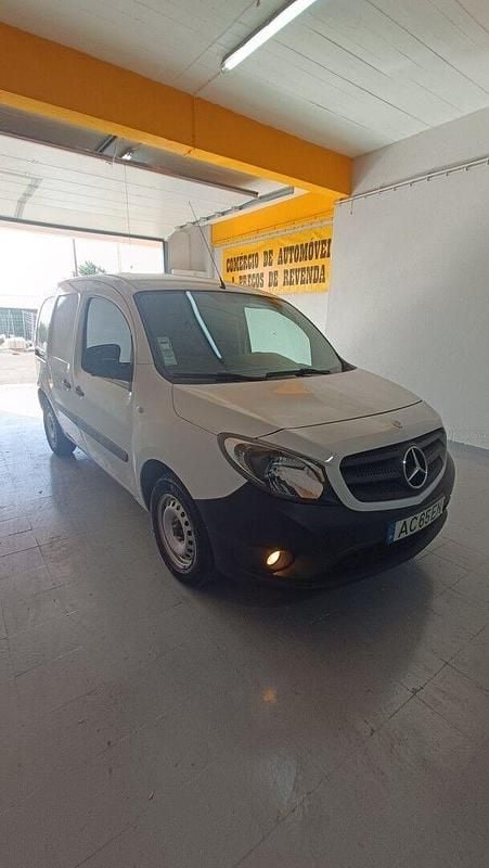 Branco Usado 2020 Mercedes Citan 108 Sedan | € 9.785 - Imagem 1/4