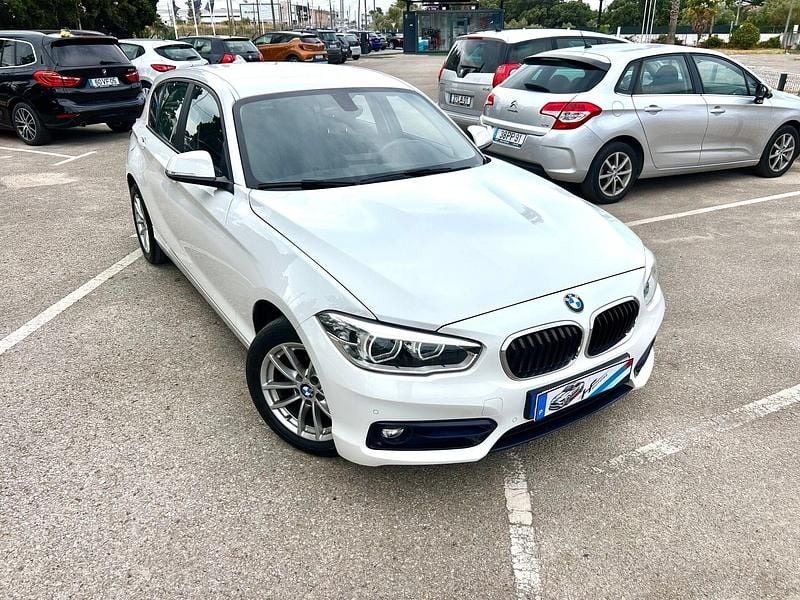 Branco Usado 2019 BMW 116 Sport Line Citadino | € 22.990 (Preço elevado) - Imagem 1/4