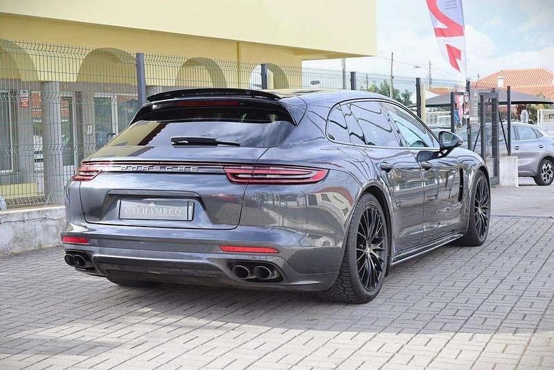 Usado Porsche Panamera Sport Turismo 462 HP (339 kW) 2018 Cinzento