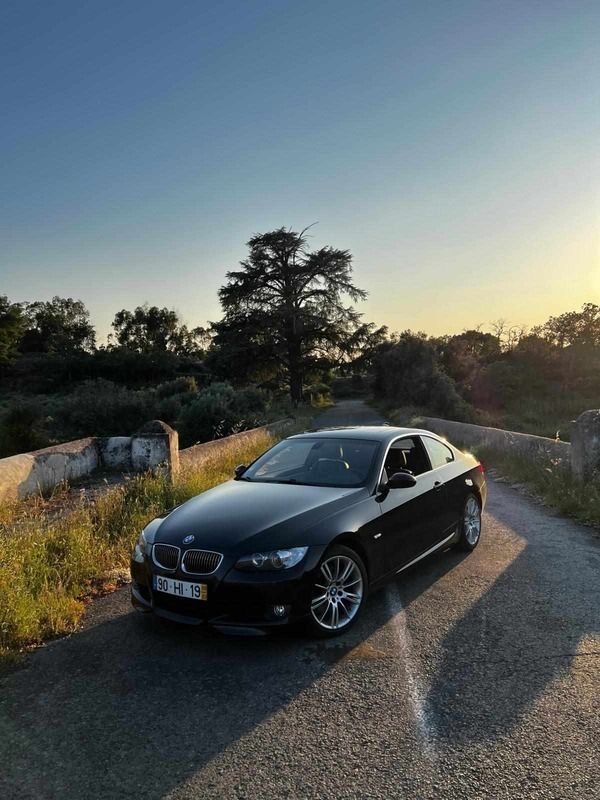 Preto Usado 2009 BMW 325 Coupé | € 16.500 - Imagem 1/4