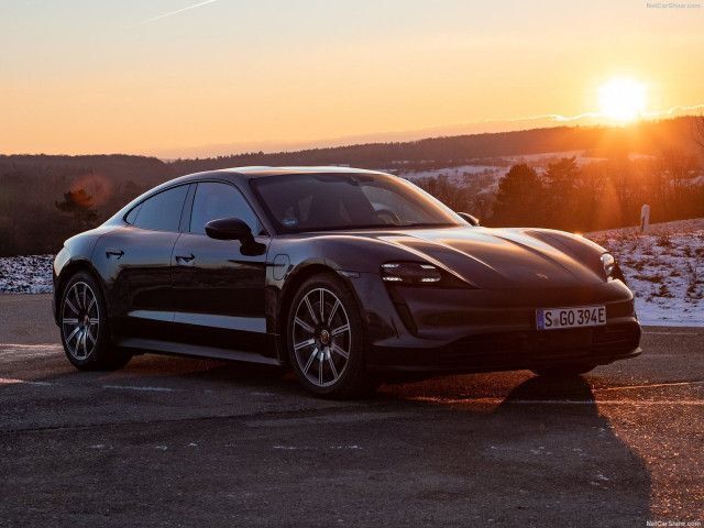 Preto Usado 2021 Porsche Taycan 4S Sedan | € 63.000 - Imagem 1/3