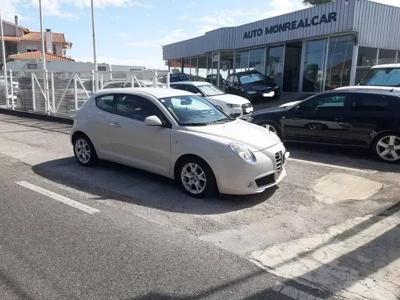 Branco Usado 2013 Alfa Romeo MiTo Distinctive Citadino | € 8.900 (Preço justo) - Imagem 1/4