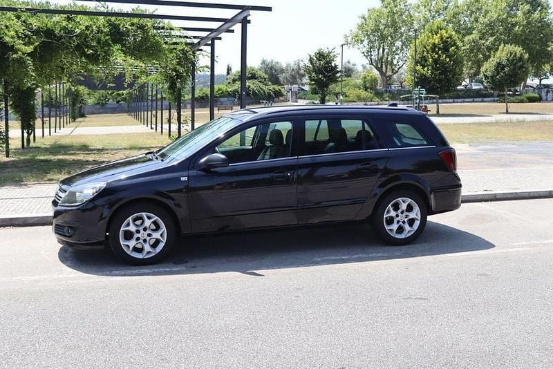 Usado 2005 Opel Astra Sedan | € 3.000 (Preço justo) - Imagem 1/4
