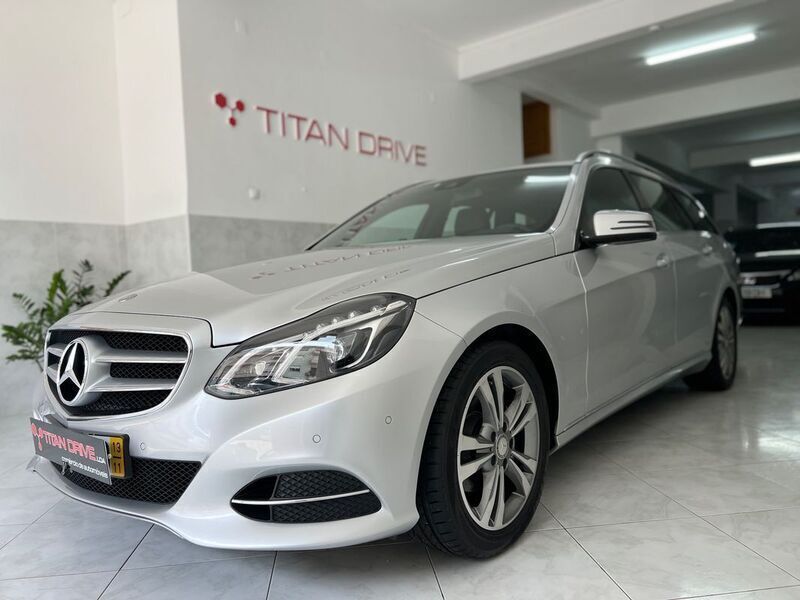 Cinza Usado 2013 Mercedes E220 Avantgarde Carrinha | € 18.900 - Imagem 1/4